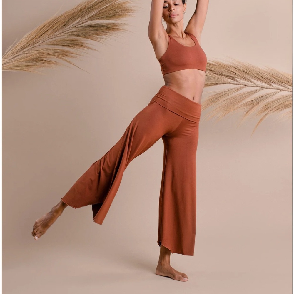 Indigo Luna Layla flare yoga pants